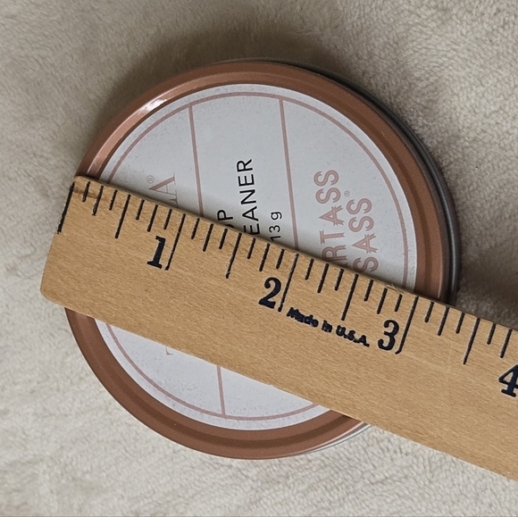 Zoe Ayla Bye B*tch Makeup Brush Cleaner + 2 Reusable Cotton Pads. - Picture 7 of 9